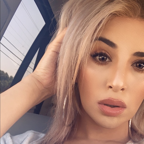 Meet your Posher, Nivayah - Picture 2 of 2